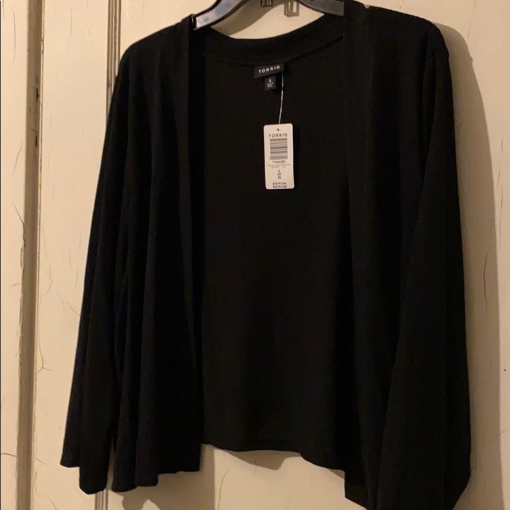 NWT Torrid Shrug